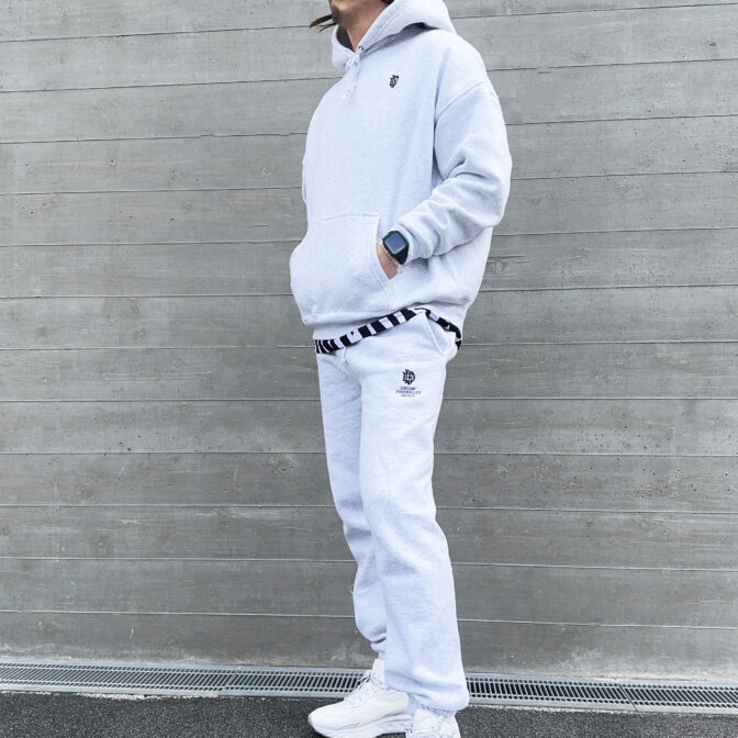 ほぼ未使用 1PIU1UGUALE3 GOLF リブ パンツ Ⅴ ロゴ刺繍 L 1PIU1UGUALE3 GOLF - 113 GOLF RIB PANTS / 4WAYストレッチ